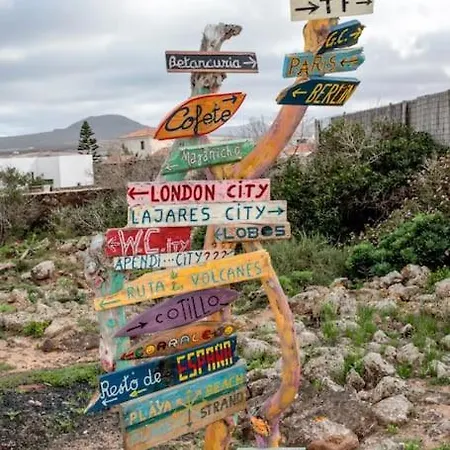 En Zona Tranquila De Vista Calma Lajares